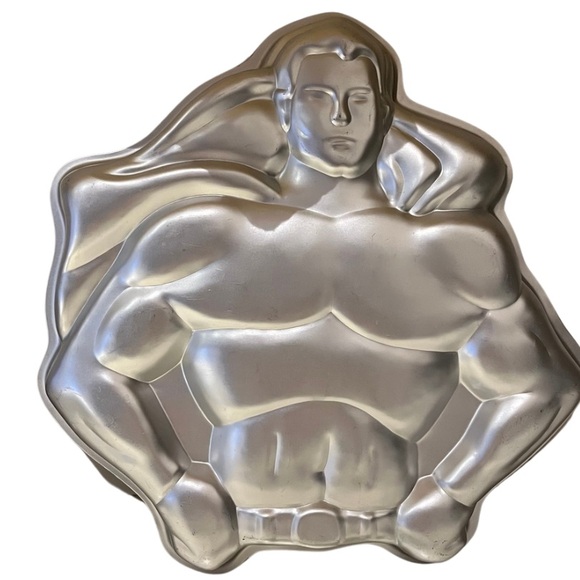Vintage 1977 Wilton Superman/Batman cake pan - Picture 1 of 3